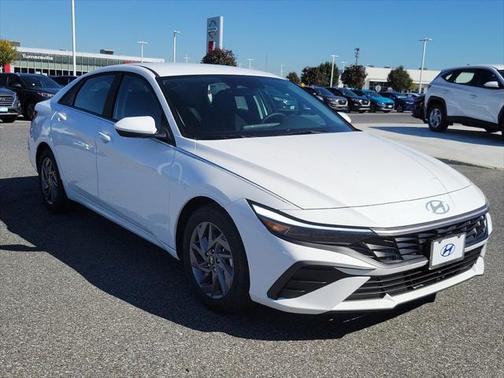 2025 Hyundai ELANTRA Sport