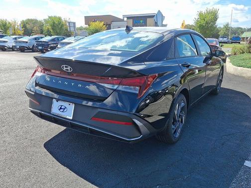 2025 Hyundai ELANTRA Sport