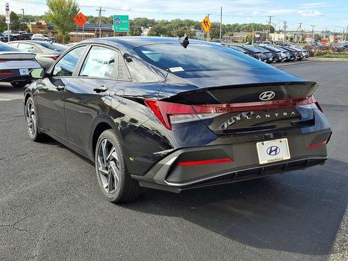 2025 Hyundai ELANTRA Sport