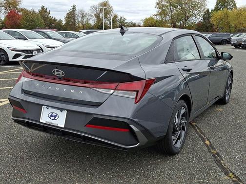 2025 Hyundai ELANTRA Sport