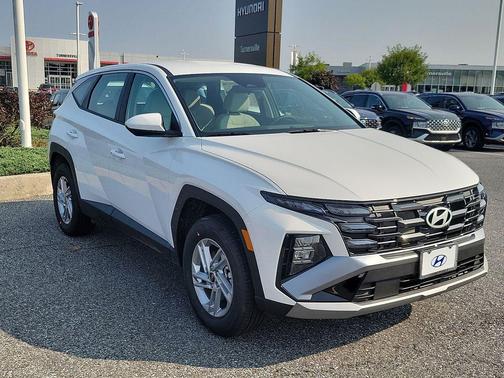 2025 Hyundai TUCSON SE