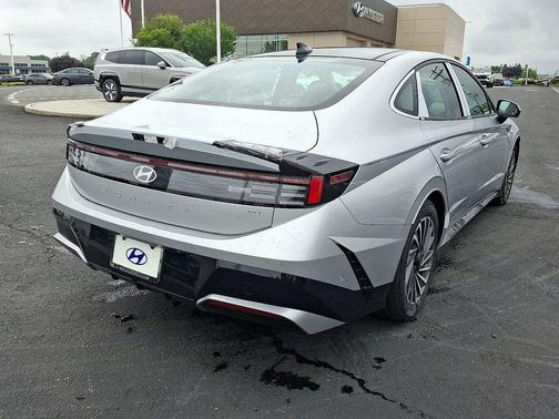 Aero Silver 2025 Hyundai SONATA Hybrid Limited