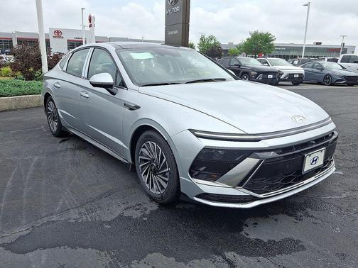 Aero Silver 2025 Hyundai SONATA Hybrid Limited