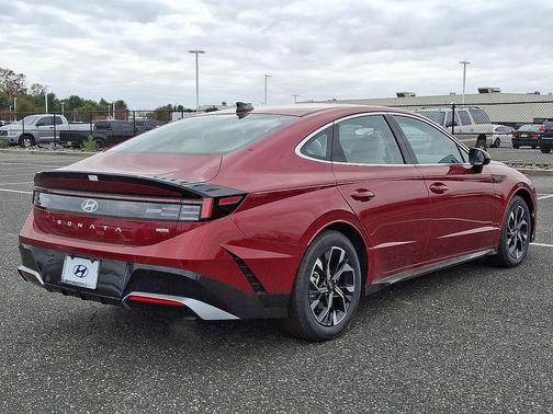 2025 Hyundai SONATA SEL