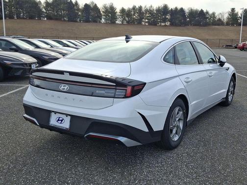 2025 Hyundai SONATA SE