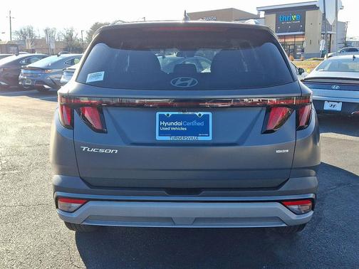 2025 Hyundai TUCSON SEL