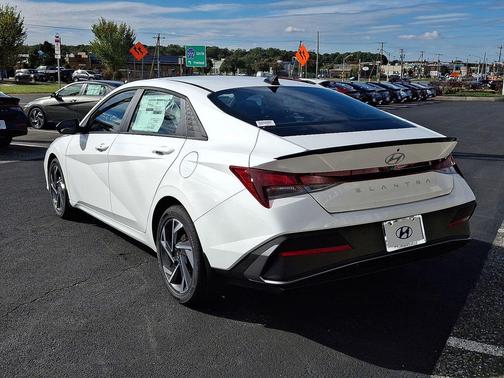2025 Hyundai ELANTRA Sport