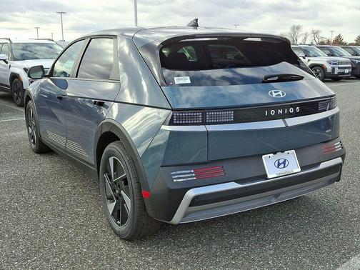2026 Hyundai IONIQ 5 SE
