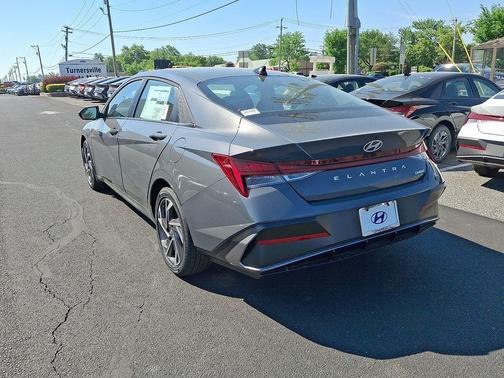 Ecotronic Gray 2026 Hyundai ELANTRA Limited
