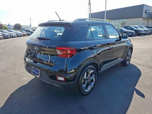 Onyx Black 2023 Hyundai VENUE SEL