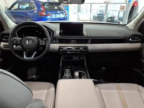 2025 Honda Pilot Touring 8-Passenger