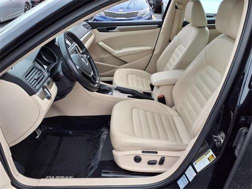 2017 Volkswagen Passat 1.8T SEL Premium