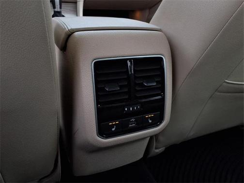 2017 Volkswagen Passat 1.8T SEL Premium