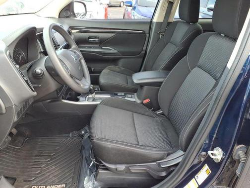 2020 Mitsubishi Outlander ES