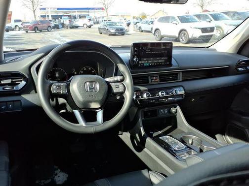 2023 Honda Pilot AWD EX-L 8 Passenger