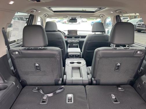 2025 Honda Pilot Touring 8-Passenger
