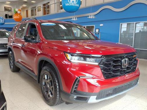 Radiant Red Metallic II 2025 Honda Pilot TrailSport