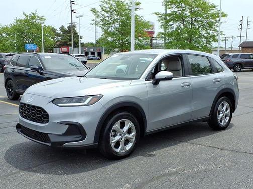 Lunar Silver Metallic 2025 Honda HR-V LX