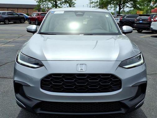 Lunar Silver Metallic 2025 Honda HR-V LX