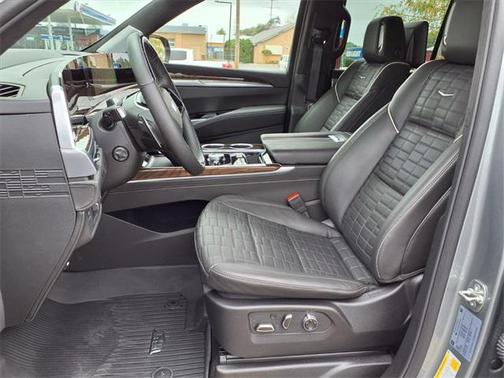 2025 Cadillac Escalade Sport Platinum
