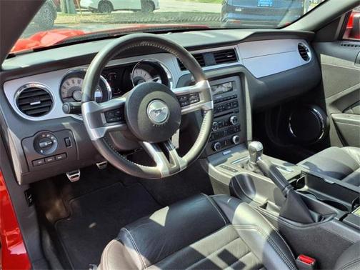2012 Ford Mustang V6 Premium