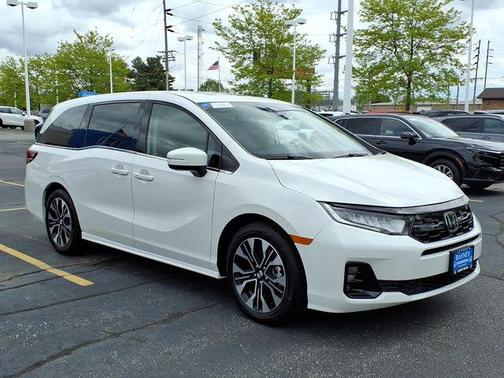 Platinum White Pearl 2026 Honda Odyssey Elite