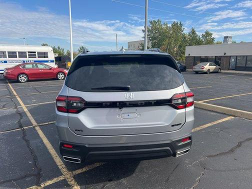 2025 Honda Pilot Sport