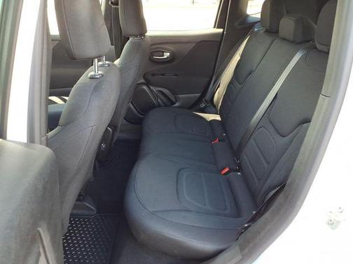 Alpine White Clearcoat 2020 Jeep Renegade Latitude