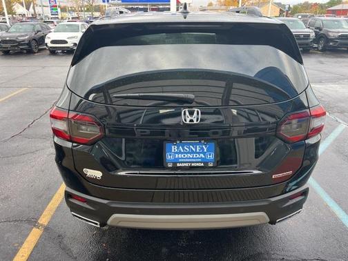 2025 Honda Pilot Touring 8-Passenger