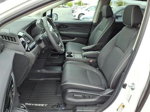 Platinum White Pearl 2026 Honda Odyssey Elite