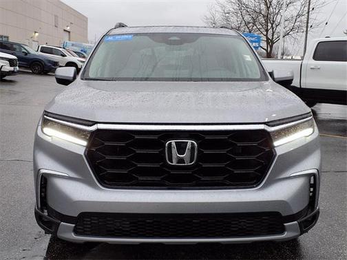 2025 Honda Pilot Touring 8-Passenger