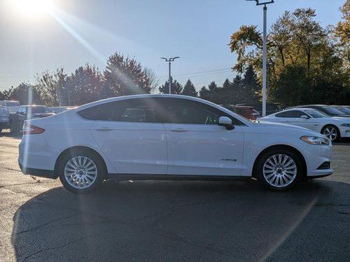 2016 Ford Fusion Hybrid S