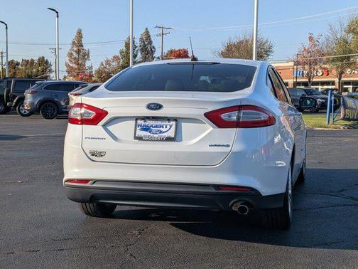 2016 Ford Fusion Hybrid S