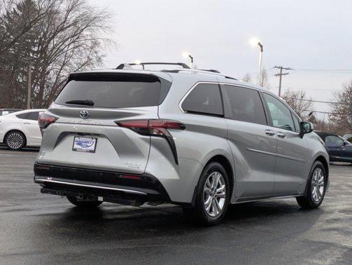 2021 Toyota Sienna Platinum