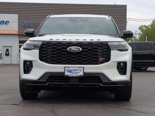 Star White Metallic Tri-Coat 2026 Ford Explorer ST