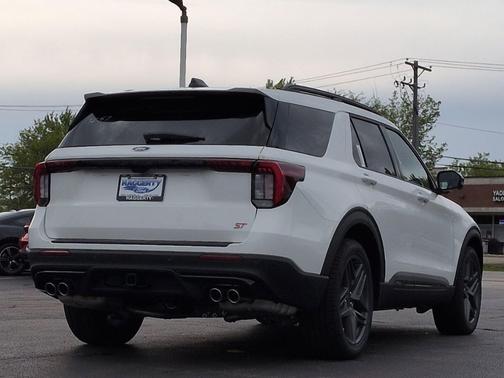 Star White Metallic Tri-Coat 2026 Ford Explorer ST