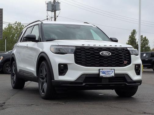 Star White Metallic Tri-Coat 2026 Ford Explorer ST