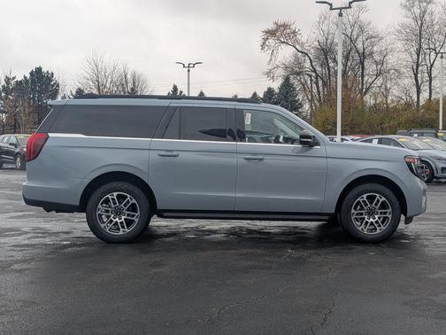 2025 Ford Expedition Max Active 4x4