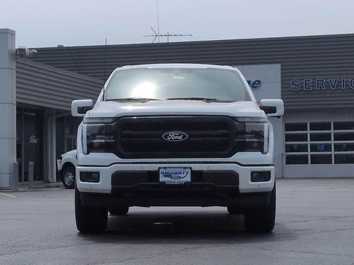 Star White Metallic Tri-Coat 2026 Ford F-150 Lariat
