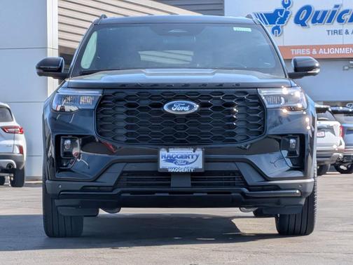 Agate Black Metallic 2026 Ford Explorer ST-Line