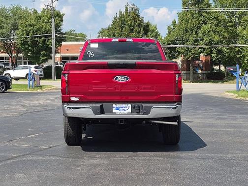 RUBY RED METALLIC TINTED CC 2026 Ford F-150 XLT