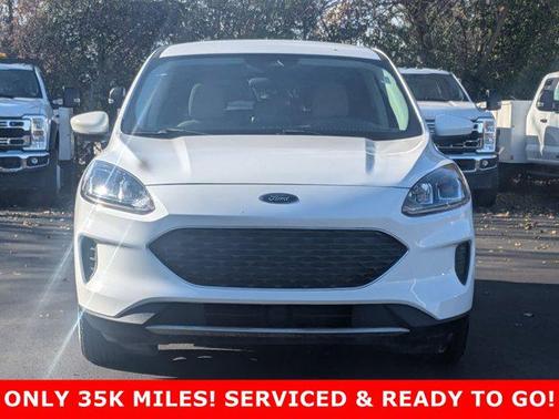 OXFORD WHITE 2021 Ford Escape SE