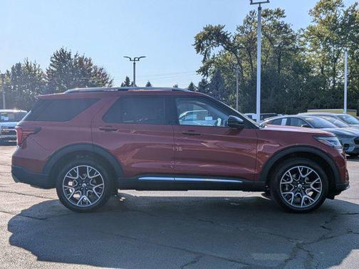 2025 Ford Explorer Platinum
