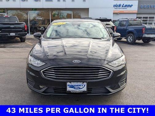 Photo 2 of 29 of 2019 Ford Fusion Hybrid SE