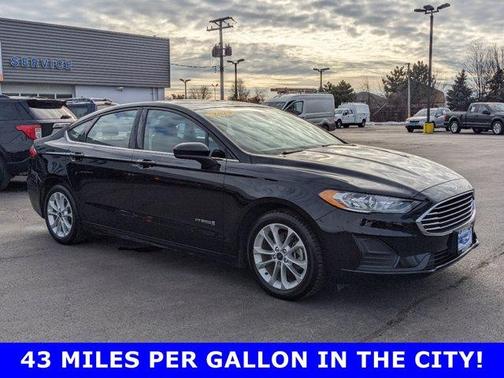 Photo 3 of 29 of 2019 Ford Fusion Hybrid SE
