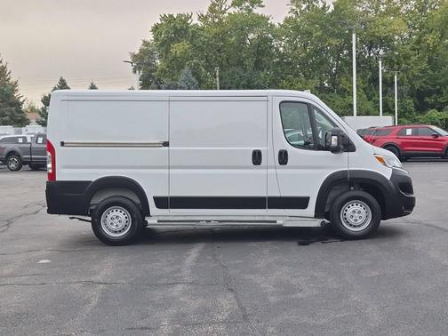 Bright White Clearcoat 2025 RAM ProMaster 2500 Tradesman