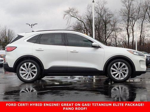 STAR WHITE METALLIC TRI-COAT 2021 Ford Escape Titanium