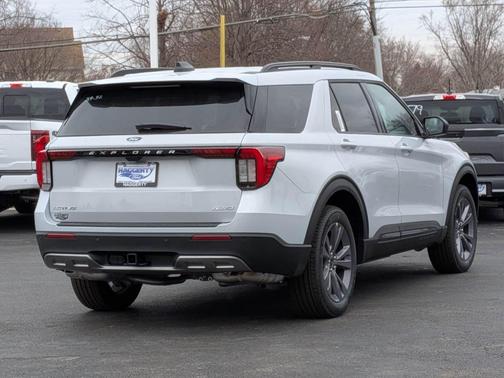 Space White Metallic 2026 Ford Explorer Active