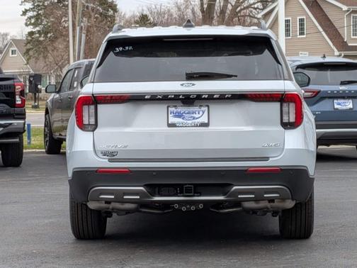 Space White Metallic 2026 Ford Explorer Active