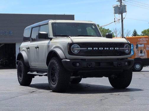 DESERT SAND 2026 Ford Bronco Badlands